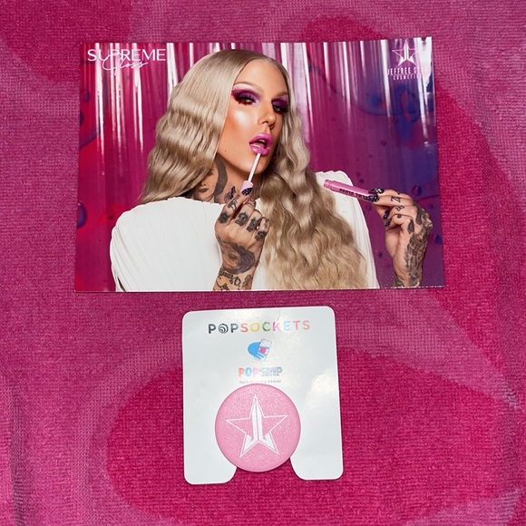 BUNDLE JEFFREE STAR POSTCARDS AND POPSOCKET - Picture 4 of 5
